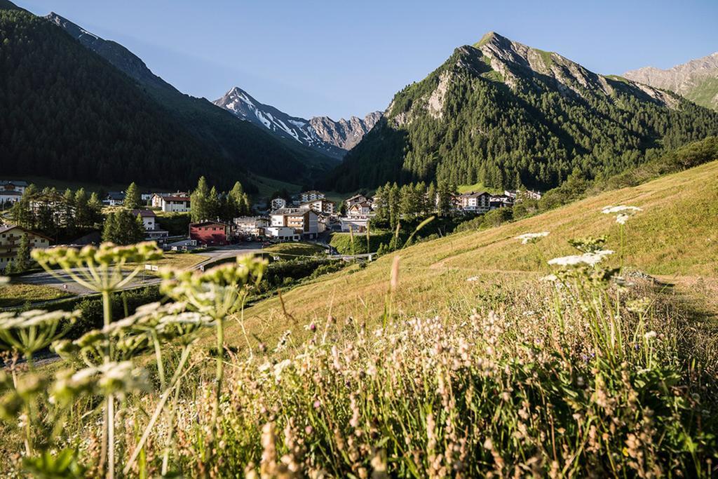 Hotel Des Alpes Samnaun Esterno foto